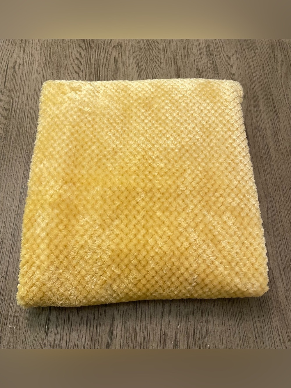Plush yellow/gold throw blanket, 4’x5’, like new.